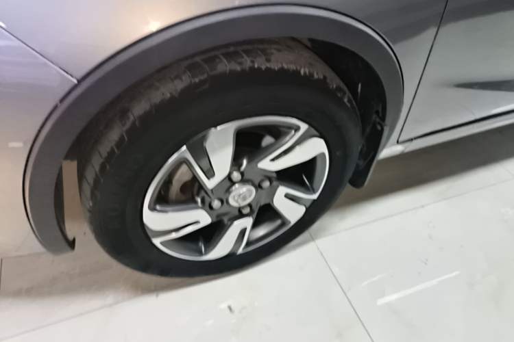 Used Baojun 310W 2017 1.5L Manual Fashion Edition China VI Left Front Wheel Hub