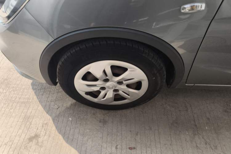 Used Baojun 310W 2017 1.5L Manual Comfort Version China VI Emission Standard Left Front Wheel Hub