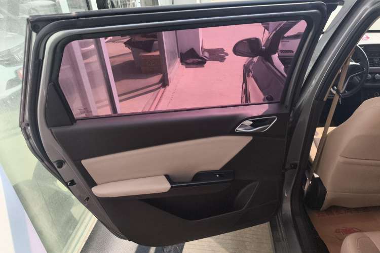 Used Baojun 310W 2017 1.5L Manual Comfort Version China VI Emission Standard Left Rear Door Interior