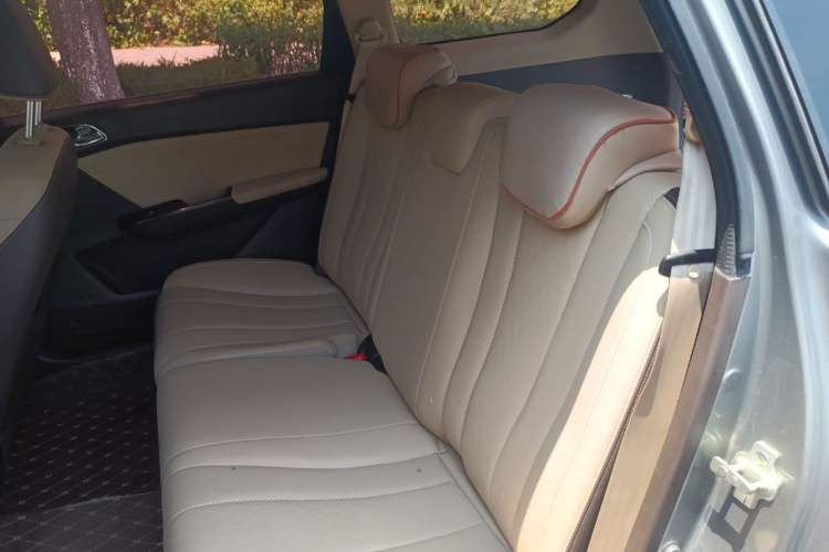 Used Baojun 310W 2017 1.5L Manual Fashion Model China V Left Rear Seat