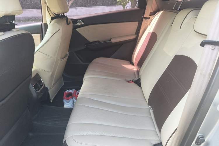 Used Baojun 310W 2017 1.5L Manual Luxury Edition China V Left Rear Seat