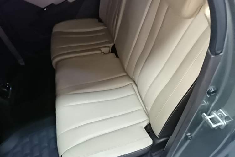 Used Baojun 310W 2017 1.5L Manual Fashion Edition China VI Left Rear Seat