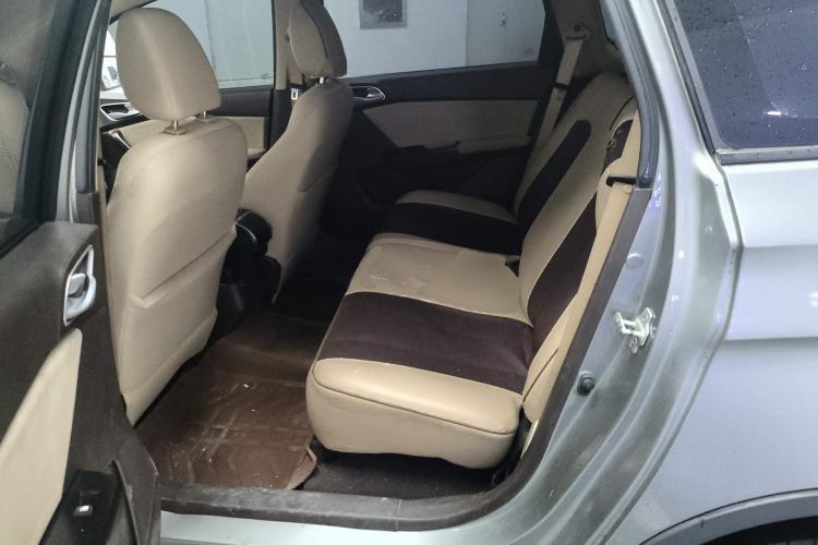 Used Baojun 310W 2017 1.5L Manual Comfort Version China V Left Rear Seat