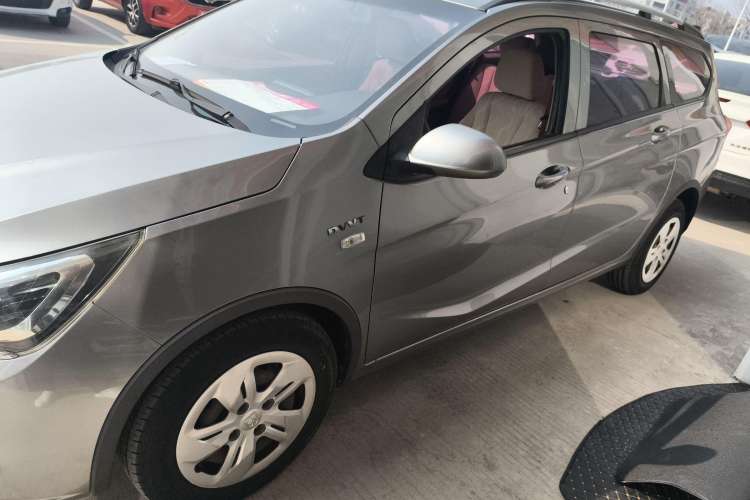 Used Baojun 310W 2017 1.5L Manual Comfort Version China VI Emission Standard Left Side