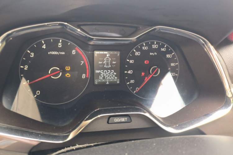 Used Baojun 310W 2017 1.5L Manual Fashion Model China V Odometer Close Up