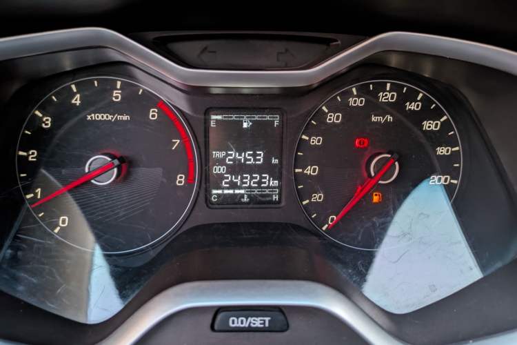 Used Baojun 310W 2017 1.5L Manual Comfort Version China V Odometer Close Up