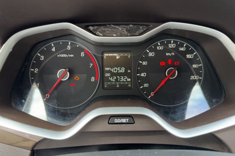 Used Baojun 310W 2017 1.5L Manual Comfort Version China V Odometer Close Up