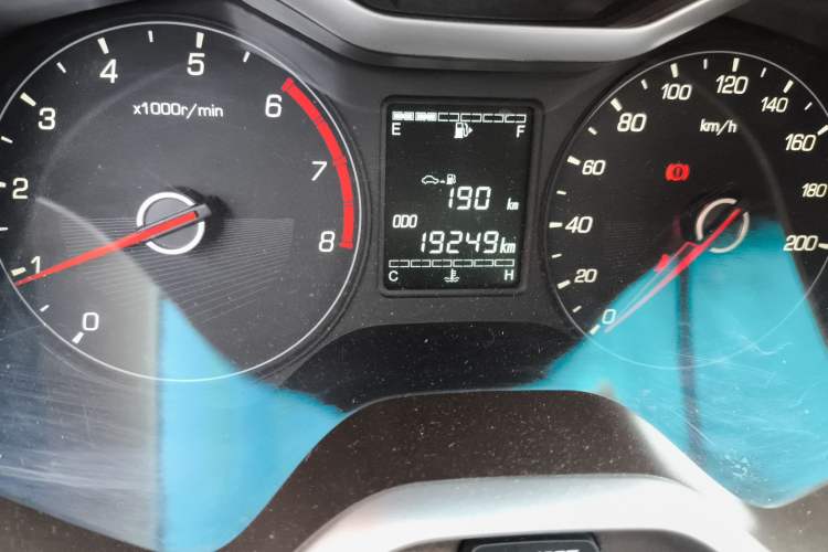 Used Baojun 310W 2017 1.5L Manual Comfort Version China VI Emission Standard Odometer Close Up