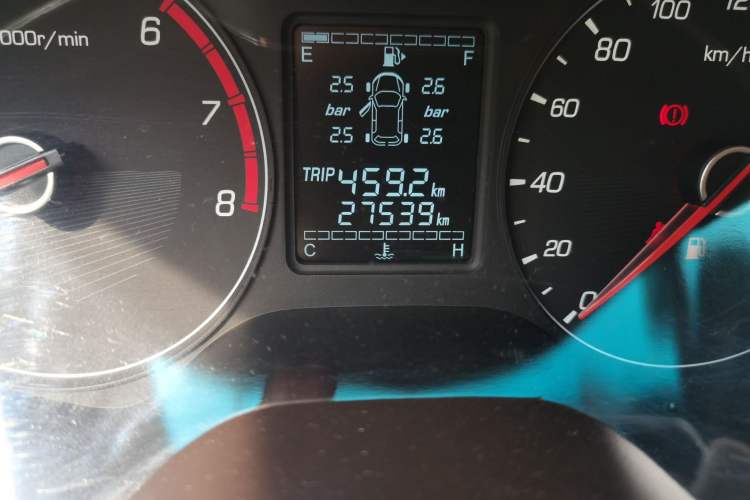 Used Baojun 310W 2017 1.5L Manual Fashion Model China V Odometer Close Up