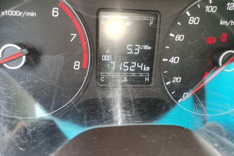 Used Baojun 310W 2017 1.5L Manual Comfort Version China VI Emission Standard Odometer Close Up