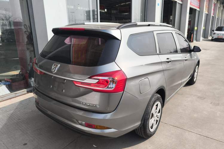 Used Baojun 310W 2017 1.5L Manual Comfort Version China VI Emission Standard Rear Right 45 Deg