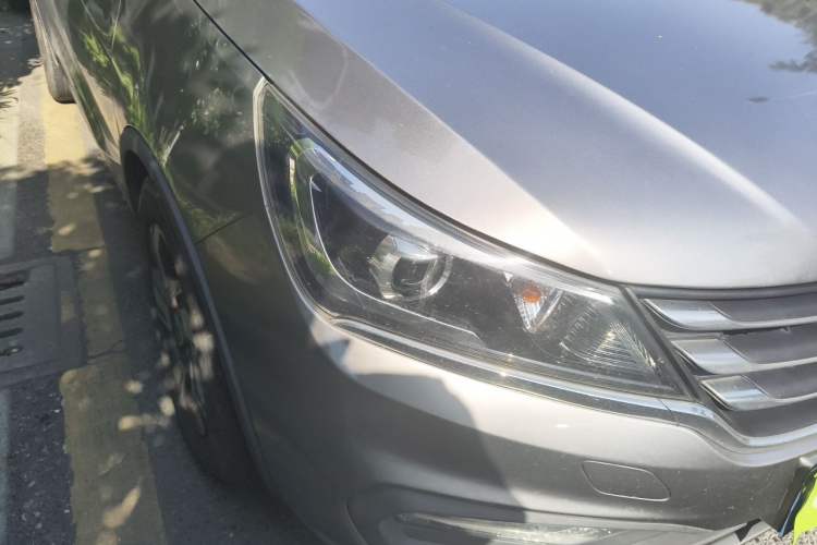 Used Baojun 310W 2017 1.5L Manual Luxury Edition China V Right Front Headlight