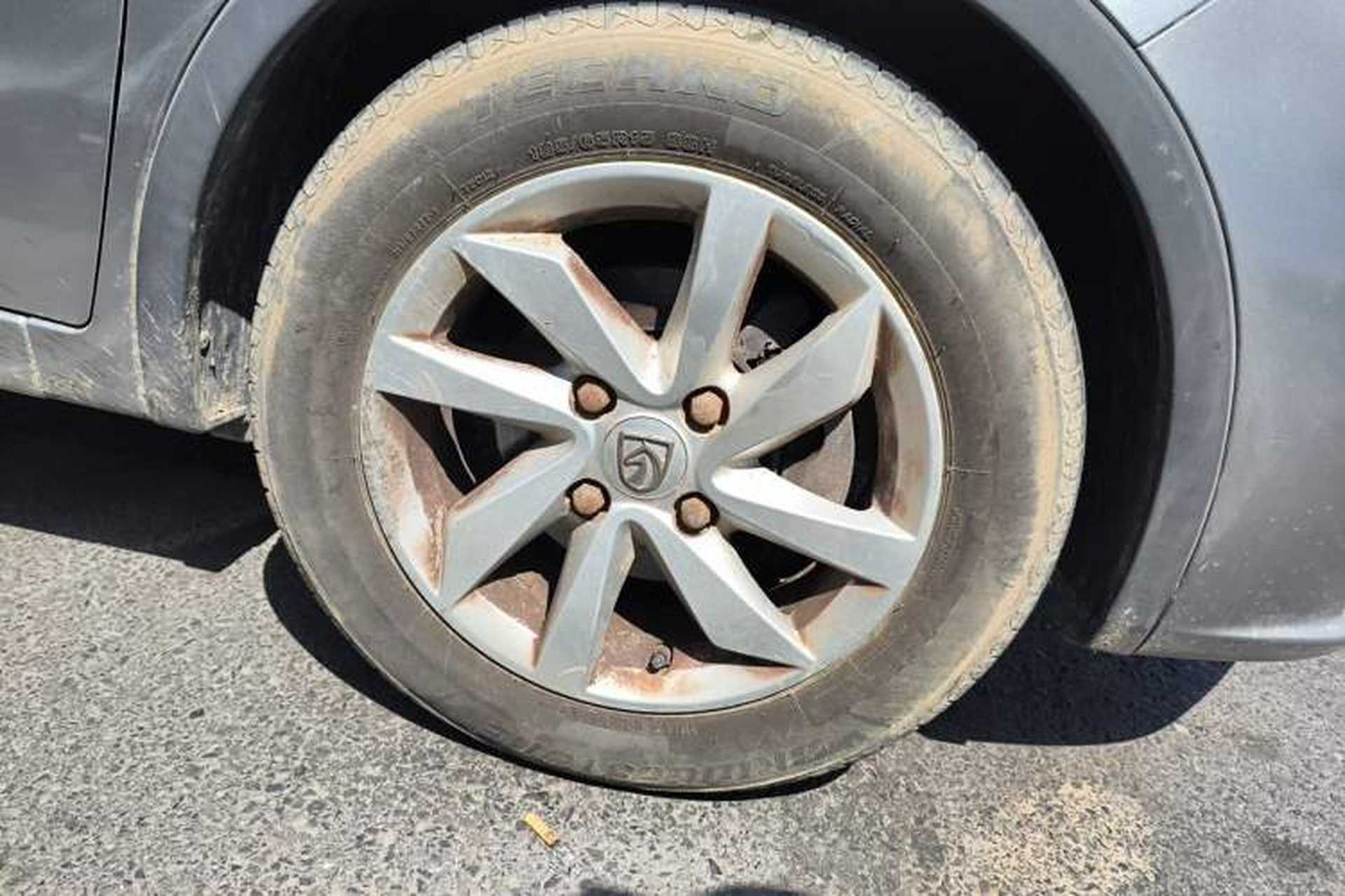 Used Baojun 310W 2017 1.5L Manual Fashion Edition China VI Right Front Wheel Hub
