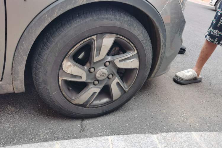 Used Baojun 310W 2017 1.5L Manual Luxury Version China VI Right Front Wheel Hub