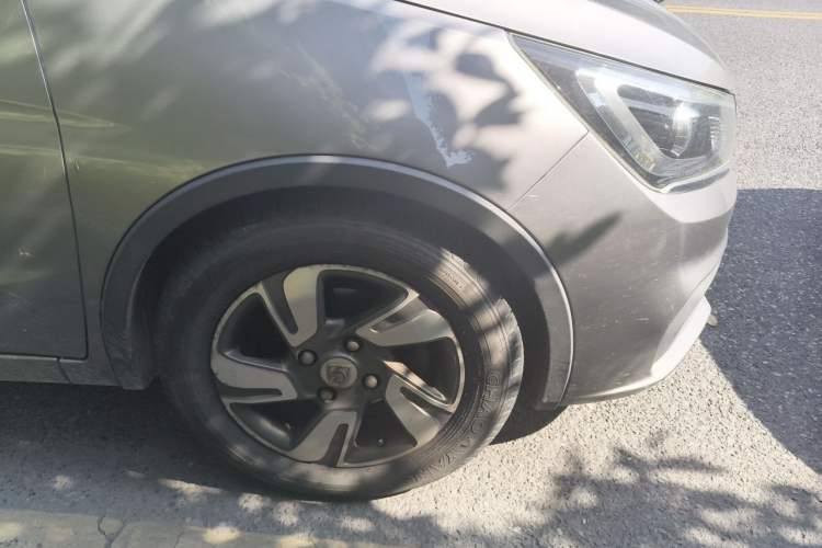 Used Baojun 310W 2017 1.5L Manual Luxury Edition China V Right Front Wheel Hub