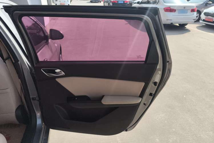 Used Baojun 310W 2017 1.5L Manual Comfort Version China VI Emission Standard Right Rear Door Interior