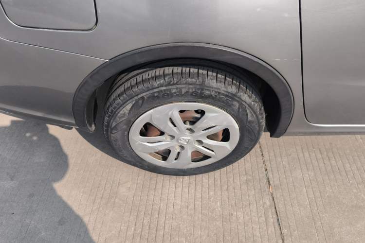 Used Baojun 310W 2017 1.5L Manual Comfort Version China VI Emission Standard Right Rear Wheel Hub
