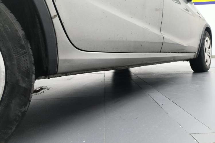 Used Baojun 310W 2017 1.5L Manual Comfort Version China V Right Side Sill
