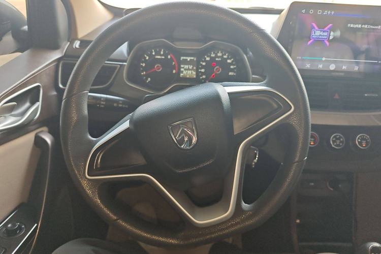 Used Baojun 310W 2017 1.5L Manual Comfort Version China V Steering Wheel