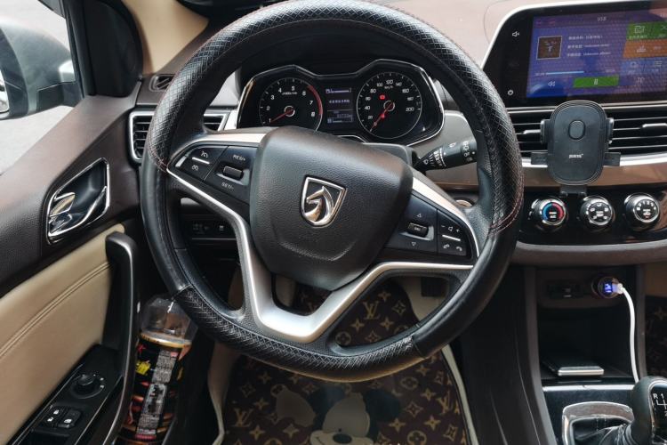 Used Baojun 310W 2017 1.5L Manual Luxury Version China VI Steering Wheel