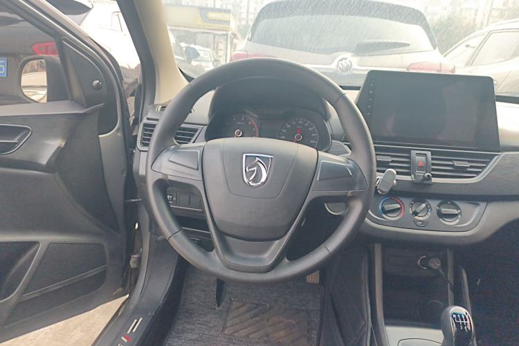 Used Baojun 310W 2017 1.2L Manual Value Edition China V Steering Wheel