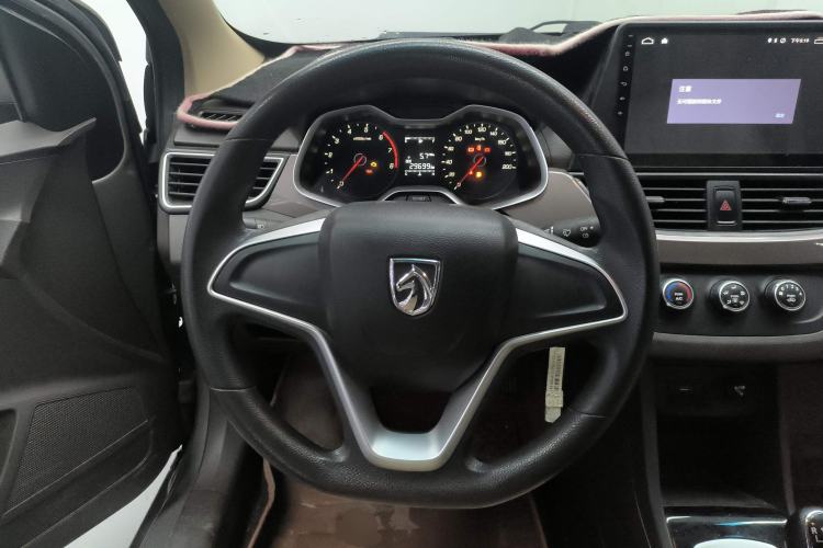 Used Baojun 310W 2017 1.5L Manual Comfort Version China V Steering Wheel