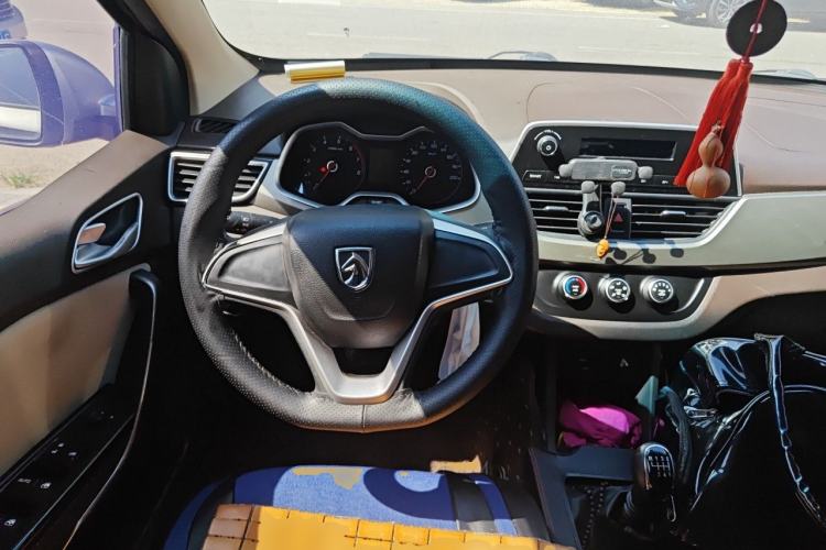 Used Baojun 310W 2017 1.5L Manual Comfort Version China VI Emission Standard Steering Wheel