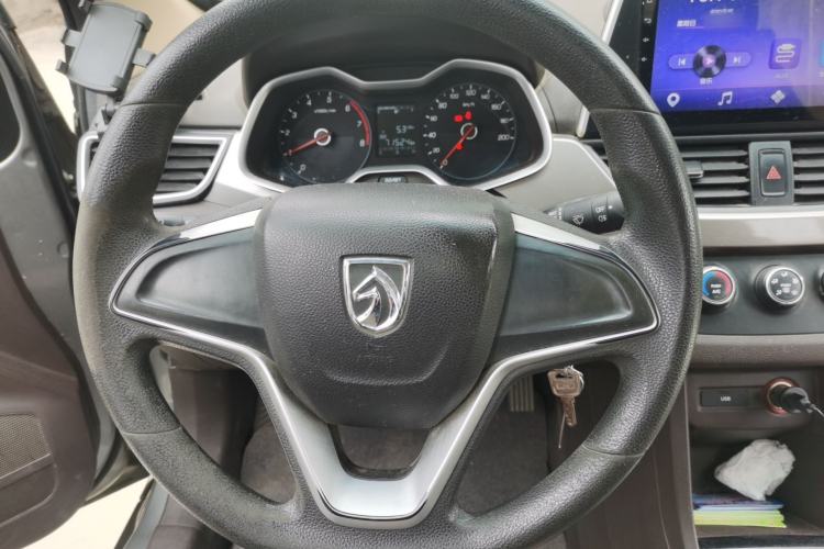 Used Baojun 310W 2017 1.5L Manual Comfort Version China VI Emission Standard Steering Wheel