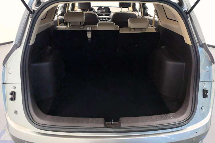 Used Baojun 310W 2017 1.5L Manual Fashion Model China V Trunk