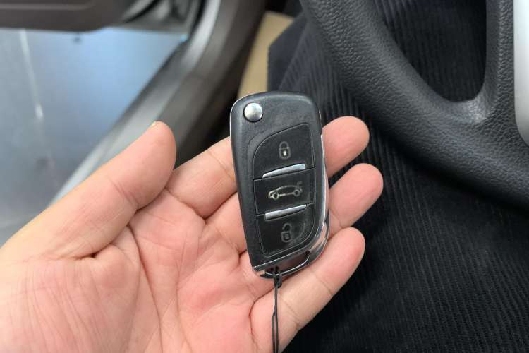 Used Baojun 310W 2017 1.5L Manual Fashion Model China V Vehicle Key