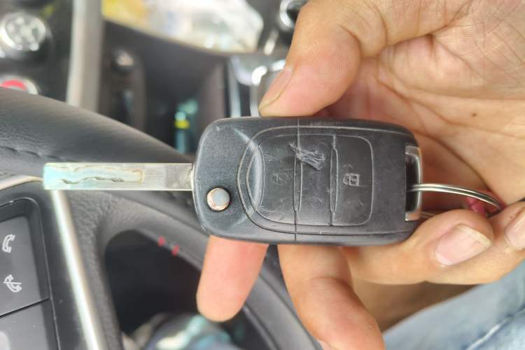 Used Baojun 310W 2017 1.5L Manual Fashion Model China V Vehicle Key