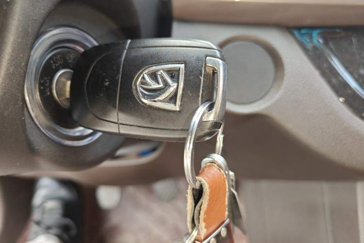 Used Baojun 310W 2017 1.5L Manual Fashion Model China V Vehicle Key