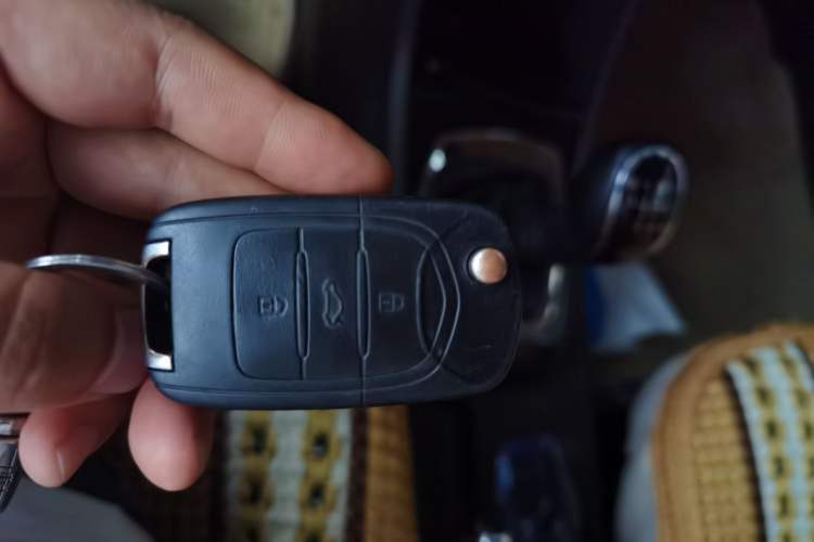 Used Baojun 310W 2017 1.5L Manual Fashion Model China V Vehicle Key