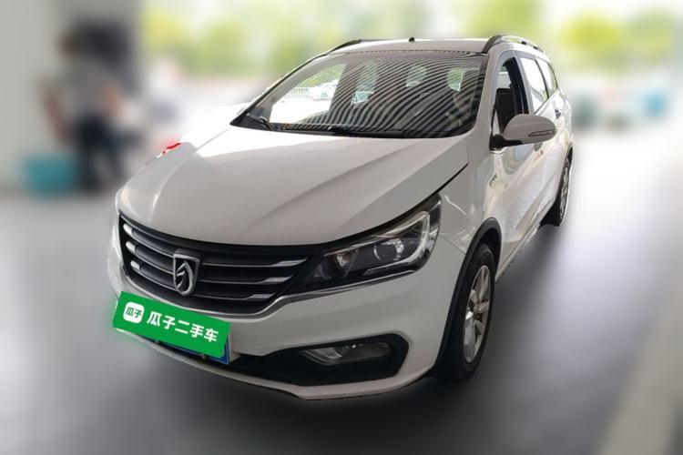 Ojetý Baojun 310W 2017 1.5L Manual Fashion Model China V Guazi used car, China used car export, Used car for sale, Used  cars, Cheapest cars for sale