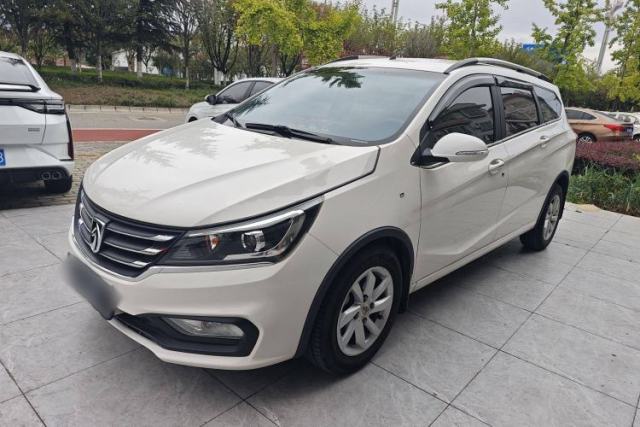 Used Baojun 310W 2017 1.5L Manual Fashion Model China V