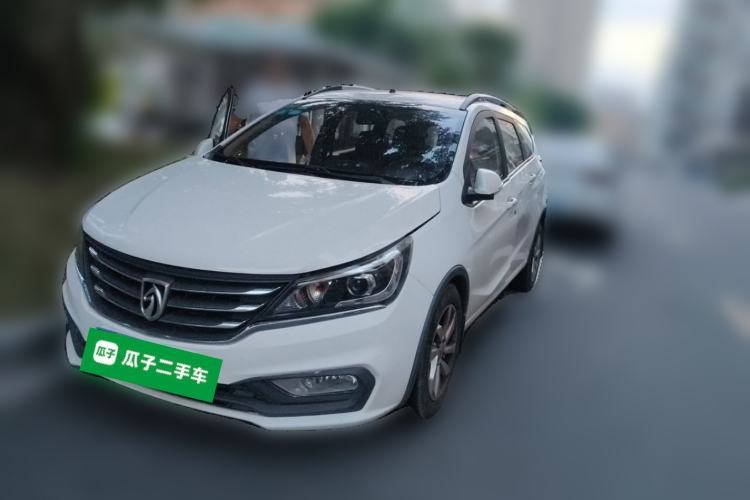 Used Baojun 310W 2017 1.5L Manual Comfort Version China V Guazi used car, China used car export, Used car for sale, Used  cars, Cheapest cars for sale
