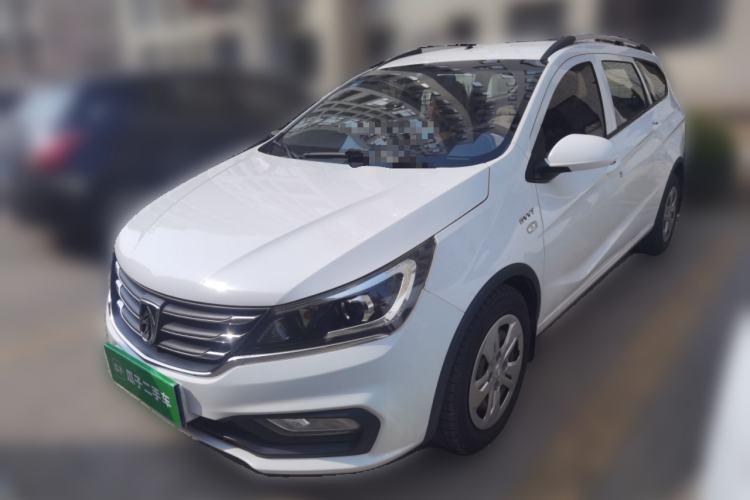 Used Baojun 310W 2017 1.5L Manual Comfort Version China V Guazi used car, China used car export, Used car for sale, Used cars, Cheapest cars for sale