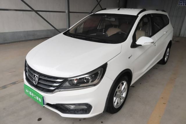Used Baojun 310W 2017 1.5L Manual Fashion Model China V