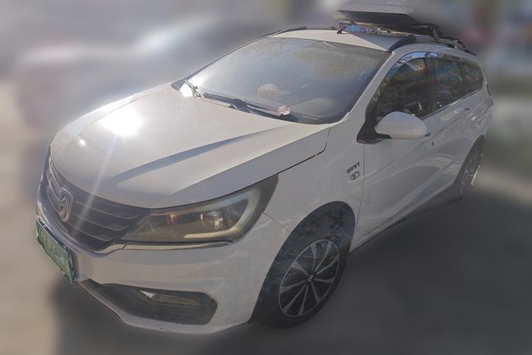 Used Baojun 310W 2017 1.5L Manual Comfort Version China V Guazi used car, China used car export, Used car for sale, Used  cars, Cheapest cars for sale