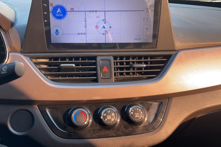 Used Baojun 310W 2017 1.5L Manual Fashion Model China V Audio And AC Panel