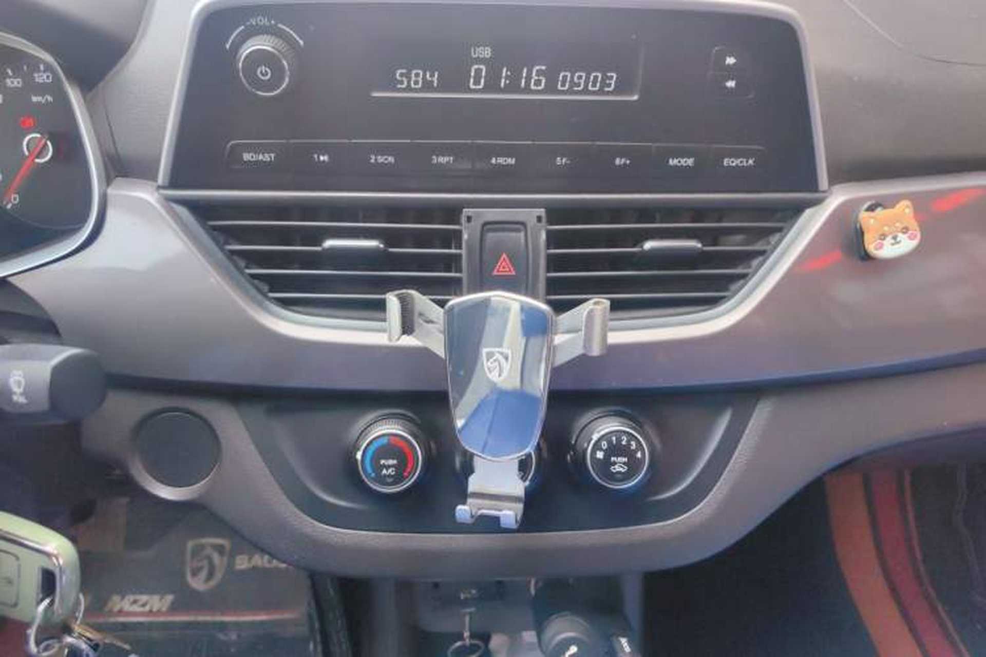 Used Baojun 310W 2017 1.5L Manual Comfort Version China V Audio And AC Panel