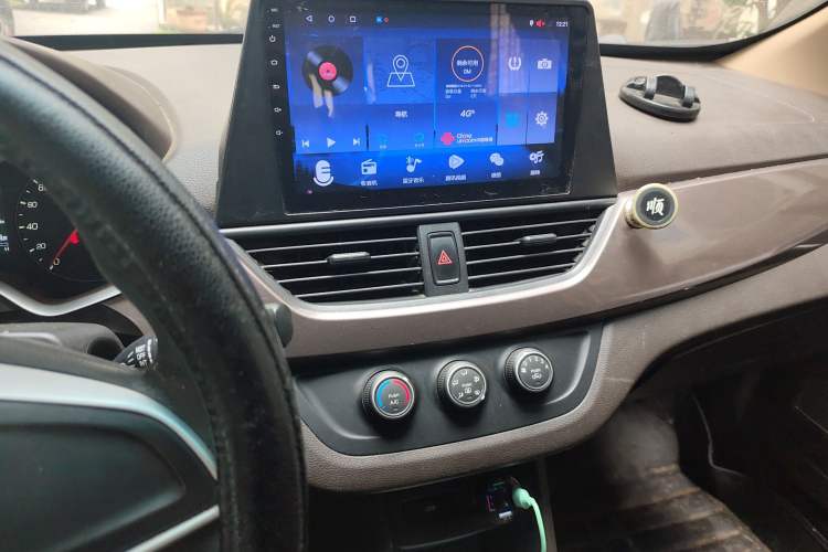 Used Baojun 310W 2017 1.5L Manual Comfort Version China V Audio And AC Panel