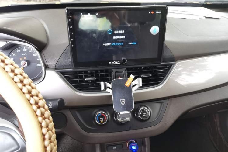 Used Baojun 310W 2017 1.5L Manual Comfort Version China VI Emission Standard Audio And AC Panel