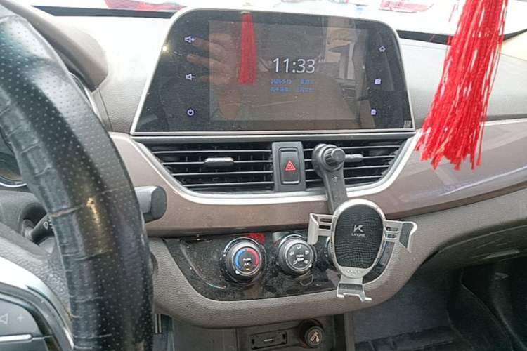 Used Baojun 310W 2017 1.5L Manual Fashion Model China V Audio And AC Panel