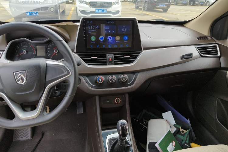 Used Baojun 310W 2017 1.5L Manual Comfort Version China V Audio And AC Panel