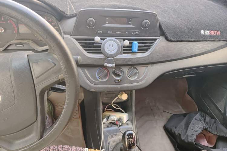Used Baojun 310W 2017 1.2L Manual Value Edition China V Audio And AC Panel