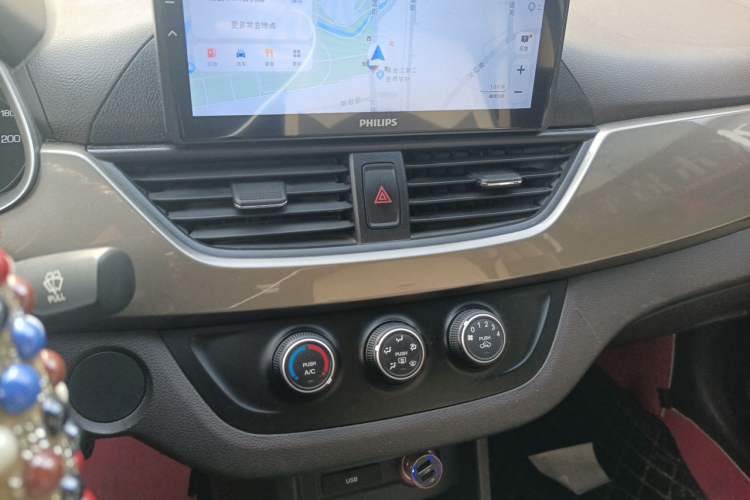 Used Baojun 310W 2017 1.5L Manual Comfort Version China VI Emission Standard Audio And AC Panel