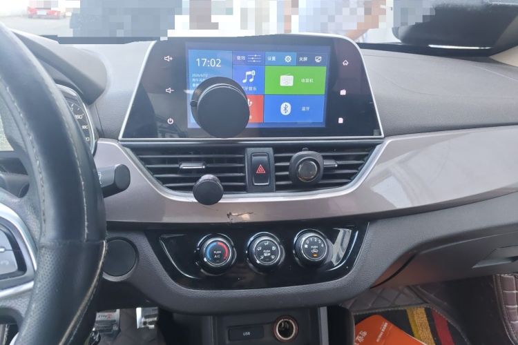 Used Baojun 310W 2017 1.5L Manual Fashion Edition China VI Audio And AC Panel