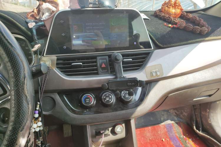Used Baojun 310W 2017 1.5L Manual Fashion Model China V Audio And AC Panel