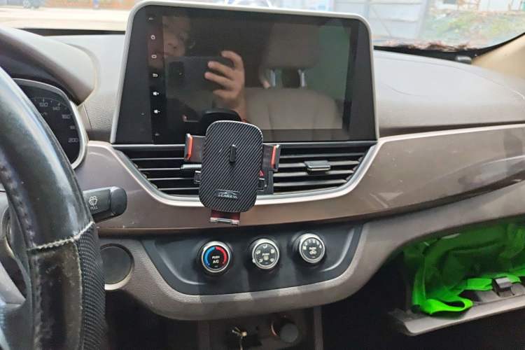 Used Baojun 310W 2017 1.5L Manual Comfort Version China V Audio And AC Panel